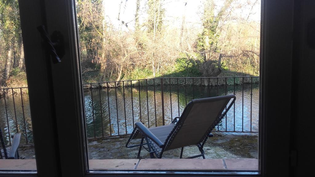 Maison Pres De L'Eau LʼIsle-sur-la-Sorgue Buitenkant foto