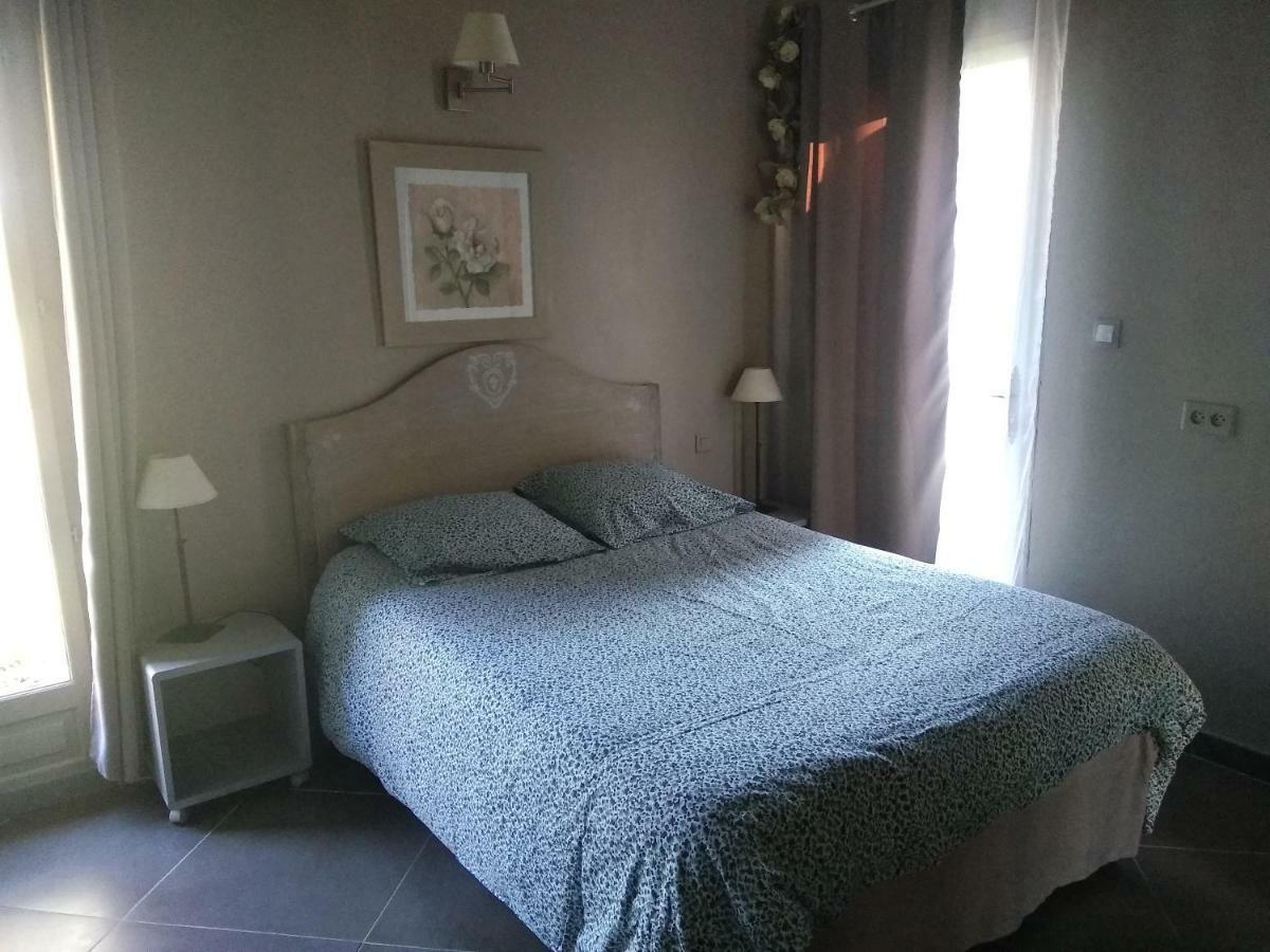 Maison Pres De L'Eau LʼIsle-sur-la-Sorgue Buitenkant foto